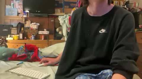 Snapshot of 69j0hndo chatting on December 17, 9:59 am FUCKR online show from December 17, 9:59 am