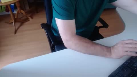 Snapshot of 69pifpaf chatting on December 21, 9:33 am 69pifpaf online show from December 21, 9:33 am