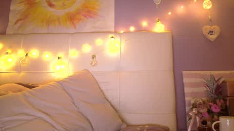 Snapshot of 6a6yface chatting on February 20, 11:20 am lil J online show from February 20, 11:20 am