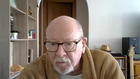 Snapshot of 7thsojourn chatting on December 6, 10:05 am Papi online show from December 6, 10:05 am