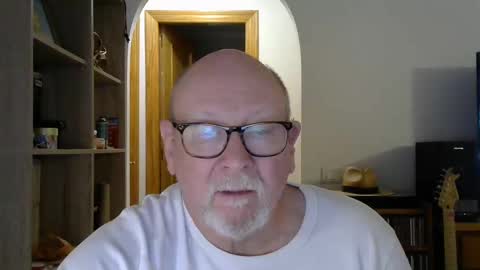 Snapshot of 7thsojourn chatting on December 7, 8:38 pm Papi online show from December 7, 8:38 pm