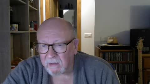 Snapshot of 7thsojourn chatting on December 8, 6:17 pm Papi online show from December 8, 6:17 pm