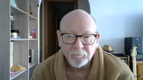 Snapshot of 7thsojourn chatting on December 15, 11:12 am Papi online show from December 15, 11:12 am