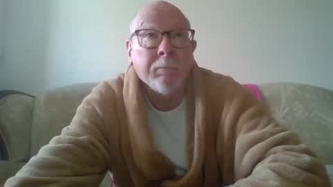 Snapshot of 7thsojourn chatting on December 30, 10:21 am Papi online show from December 30, 10:21 am