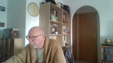 Snapshot of 7thsojourn chatting on February 4, 9:28 am Papi online show from February 4, 9:28 am