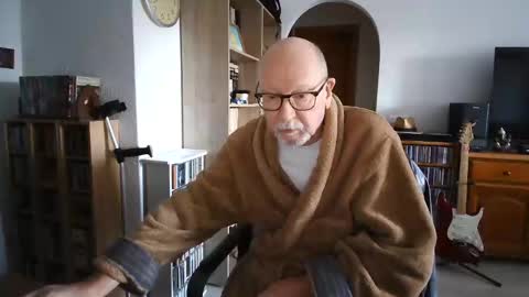 Snapshot of 7thsojourn chatting on February 7, 9:37 am Papi online show from February 7, 9:37 am