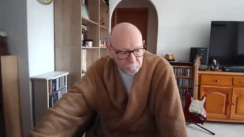 Snapshot of 7thsojourn chatting on February 10, 9:14 am Papi online show from February 10, 9:14 am