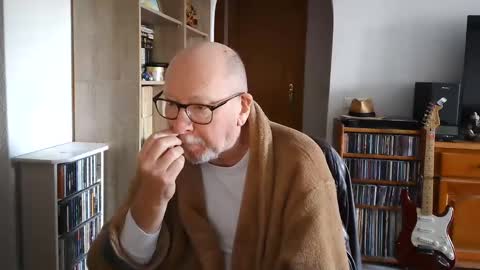 Snapshot of 7thsojourn chatting on February 12, 9:20 am Papi online show from February 12, 9:20 am