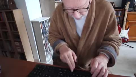 Snapshot of 7thsojourn chatting on March 5, 10:33 am Papi online show from March 5, 10:33 am