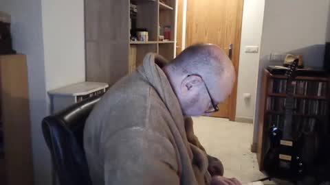 Snapshot of 7thsojourn chatting on March 5, 7:06 pm Papi online show from March 5, 7:06 pm