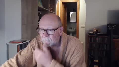 Snapshot of 7thsojourn chatting on March 11, 5:02 pm Papi online show from March 11, 5:02 pm