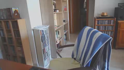 Snapshot of 7thsojourn chatting on October 19, 9:32 am Papi online show from October 19, 9:32 am