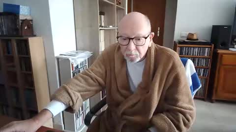 Snapshot of 7thsojourn chatting on November 30, 9:57 am Papi online show from November 30, 9:57 am