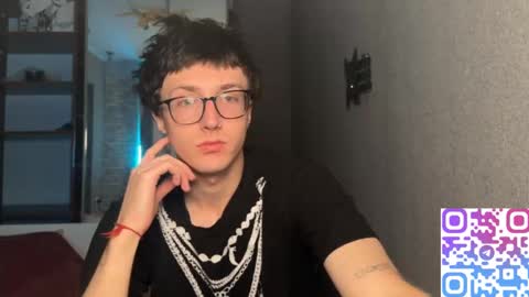 Phillip online show from November 24, 4:01 am