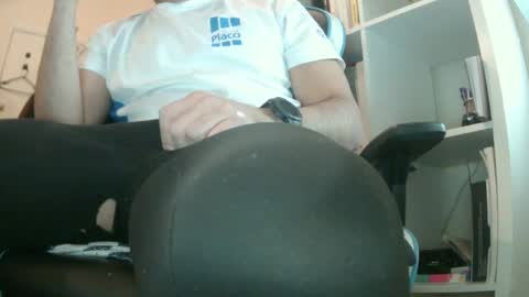 Snapshot of 90zero chatting on January 11, 8:32 pm Arturo online show from January 11, 8:32 pm