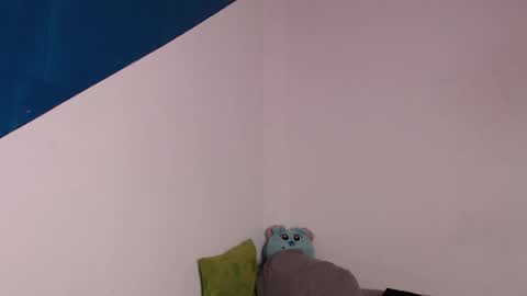 Snapshot of 9sophie_rosse chatting on December 13, 7:53 pm sofi 3 online show from December 13, 7:53 pm