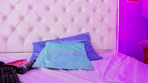 Abril  online show from January 10, 1:53 am