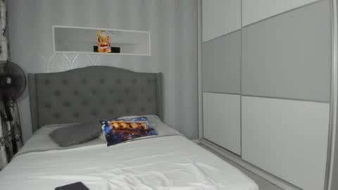 Snapshot of _adelle chatting on December 7, 1:18 pm Adelle online show from December 7, 1:18 pm