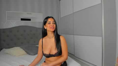 Snapshot of _adelle chatting on January 12, 12:44 pm Adelle online show from January 12, 12:44 pm