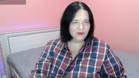 Snapshot of _alexandra_ray_ chatting on October 7, 2:14 pm _alexandra_ray_ online show from October 7, 2:14 pm