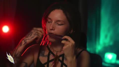 Snapshot of _alicemorrison_ chatting on March 11, 4:18 pm Alice Morrison Mistress Datura online show from March 11, 4:18 pm