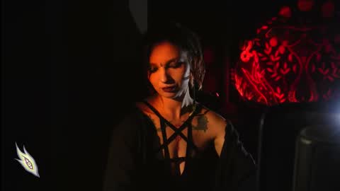 Snapshot of _alicemorrison_ chatting on October 16, 6:31 pm Alice Morrison Mistress Datura online show from October 16, 6:31 pm