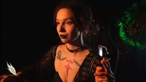 Snapshot of _alicemorrison_ chatting on October 22, 7:02 pm Alice Morrison Mistress Datura online show from October 22, 7:02 pm