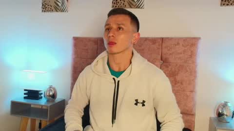 Snapshot of _andrewfalcon2 chatting on January 14, 12:14 pm _andrewfalcon2 online show from January 14, 12:14 pm