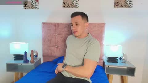 Snapshot of _andrewfalcon2 chatting on January 16, 12:31 pm _andrewfalcon2 online show from January 16, 12:31 pm