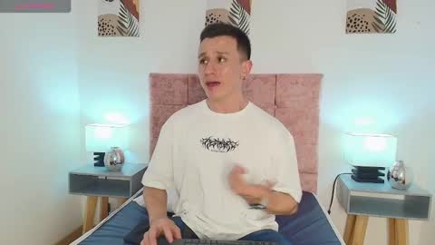 Snapshot of _andrewfalcon2 chatting on January 19, 7:15 pm _andrewfalcon2 online show from January 19, 7:15 pm