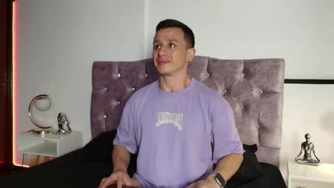 Snapshot of _andrewfalcon2 chatting on January 22, 12:17 pm _andrewfalcon2 online show from January 22, 12:17 pm