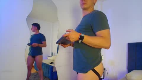 Snapshot of _andrewfalcon2 chatting on November 24, 8:19 pm _andrewfalcon2 online show from November 24, 8:19 pm