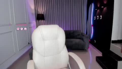 Ana online show from February 11, 7:48 pm