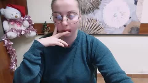 Anna online show from December 17, 10:44 am