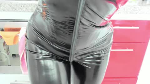 antonia online show from February 7, 3:41 pm