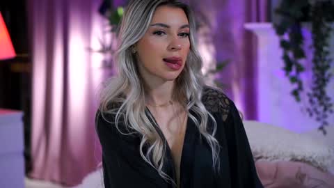 Arielle online show from December 3, 3:00 pm