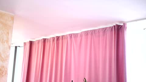 Arielle online show from January 6, 11:29 am