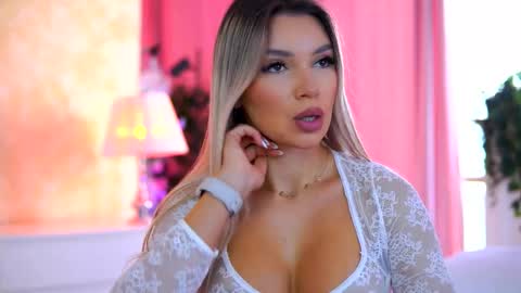 Arielle online show from October 21, 8:15 am