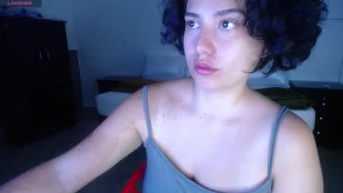 Snapshot of _atenea_golden chatting on January 30, 9:57 am atenea online show from January 30, 9:57 am
