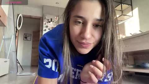 Snapshot of _aura_18 chatting on October 9, 1:14 am _aura_18 online show from October 9, 1:14 am