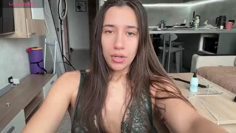 Snapshot of _aura_18 chatting on October 10, 4:22 am _aura_18 online show from October 10, 4:22 am