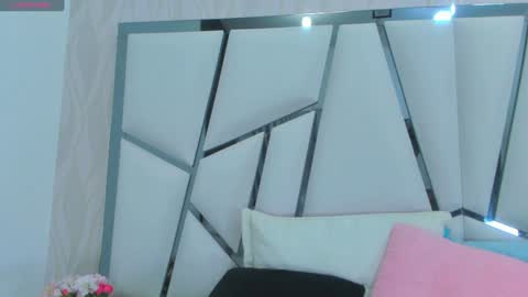 Aura online show from February 9, 3:11 am