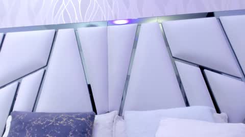 Aura online show from February 25, 3:09 am