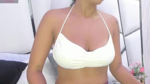 Aura online show from March 12, 3:02 am