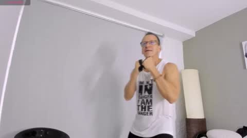 _axelking_ online show from October 14, 11:44 am