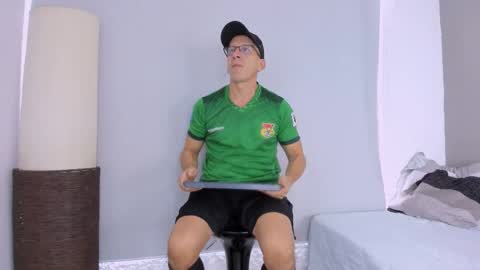 _axelking_ online show from November 18, 11:36 am