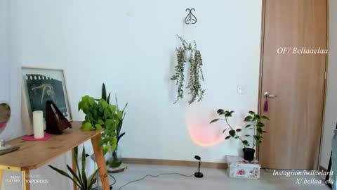 Snapshot of _bellaela chatting on November 2, 9:17 pm Ella online show from November 2, 9:17 pm