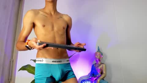 Snapshot of _camiloriiveraa chatting on November 29, 1:52 am Camilo Rivera online show from November 29, 1:52 am