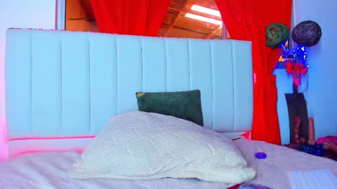 Carolina  online show from September 26, 5:39 pm