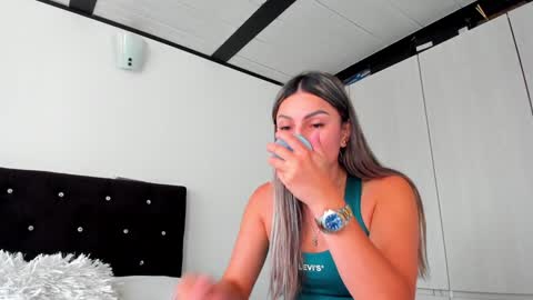 Bella  online show from January 25, 10:28 pm